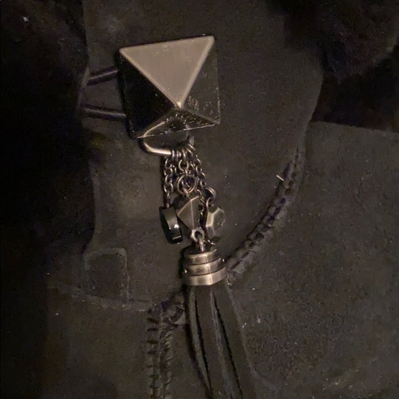 COPY - Great condition black UGGs - Picture 2 of 4